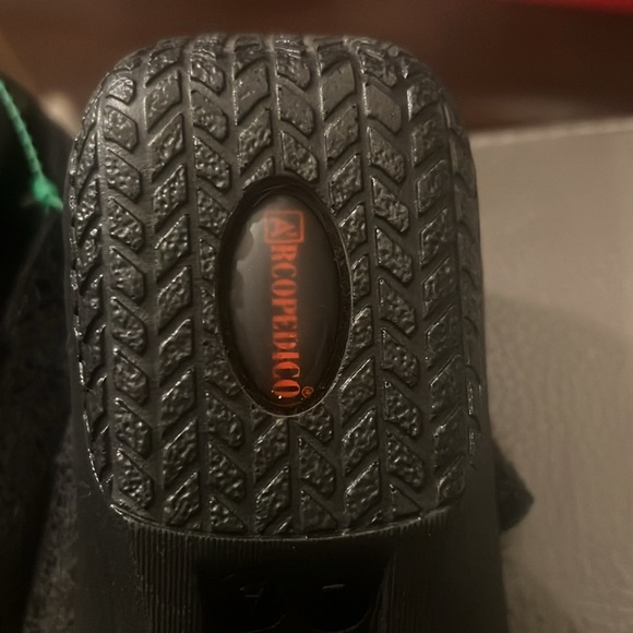 A’RCOPEDICO Healthy Footwear - Picture 9 of 11